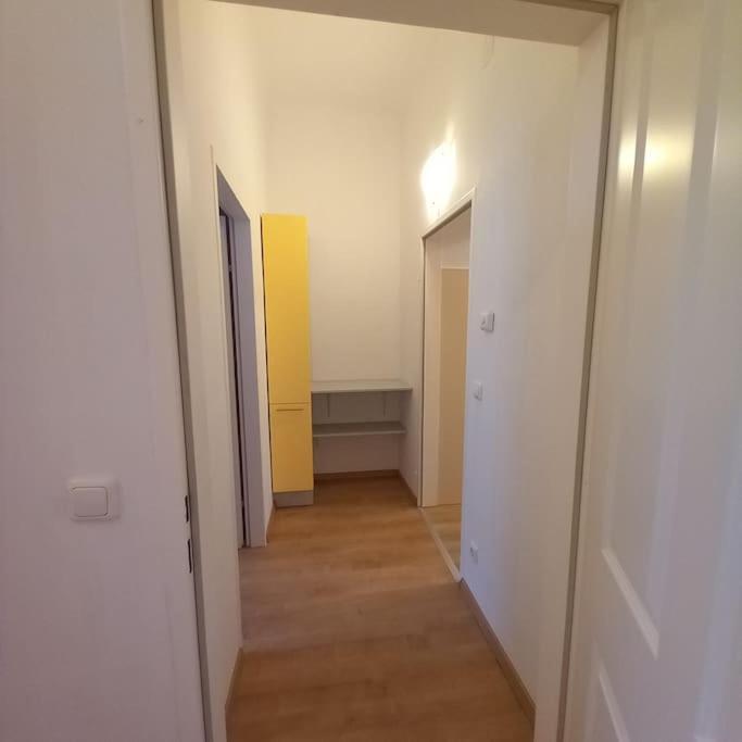 Altbauwohnung Neu Saniert - Fuer Familien Geeignet Wiedeń Zewnętrze zdjęcie