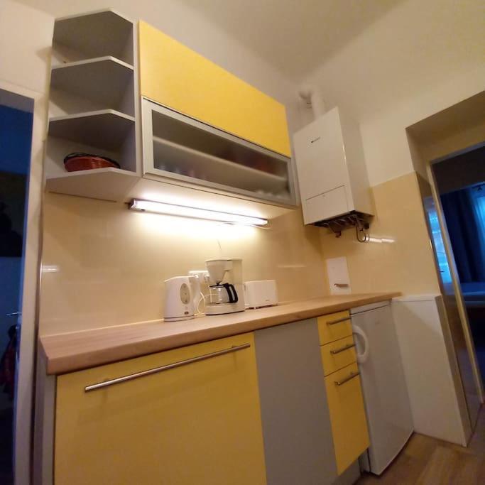 Altbauwohnung Neu Saniert - Fuer Familien Geeignet Wiedeń Zewnętrze zdjęcie